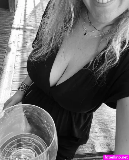 Lafilleacotedecheztoi OnlyFans Thumbnail #BHFKwZHh9y