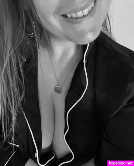 Lafilleacotedecheztoi OnlyFans Thumbnail #roCotT7SqR