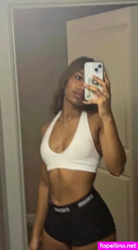 Lahiri Lifts OnlyFans Thumbnail #LRlELg2RMl