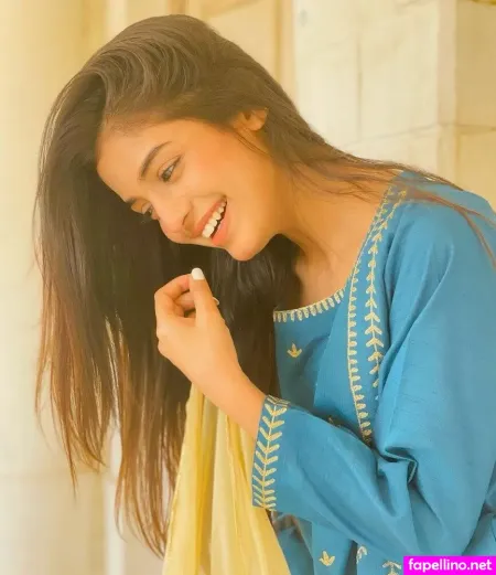 Laiba Khan OnlyFans Thumbnail #H1iwLuV3yJ