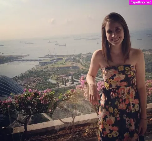 Laina Morris OnlyFans Thumbnail #W2emPkI3XI