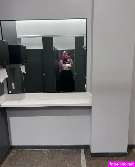 Lainalovesyou OnlyFans Thumbnail #e0xy2WpV9U