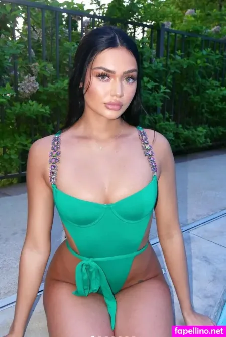 Lainey Hayden OnlyFans Thumbnail #i2fPaBzEMC