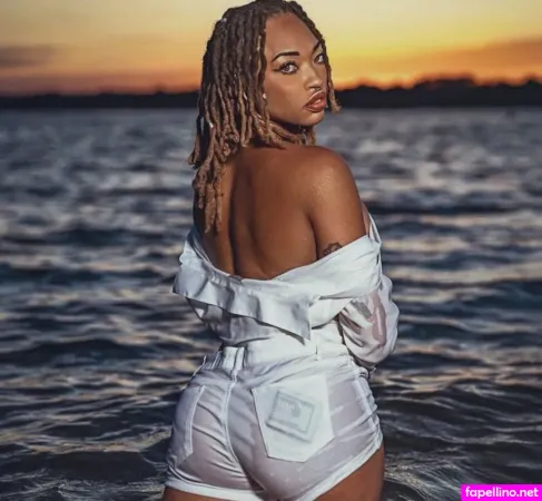 Lainey Hughes OnlyFans Thumbnail #CMdqQOwSxM