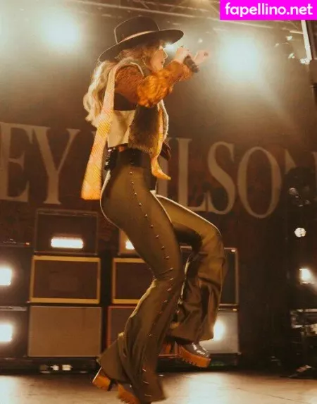 Lainey Wilson OnlyFans Thumbnail #0a8oqkSizL