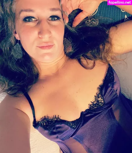 Laineymarie OnlyFans Thumbnail #p8Y8NuOT3i