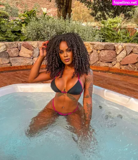 Lais Oliveira OnlyFans Thumbnail #vDkZvgLKSr