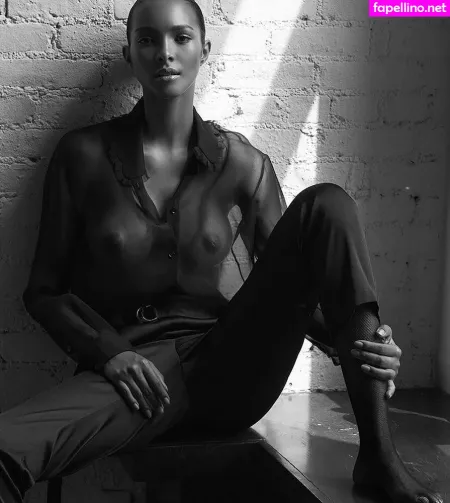 Lais Ribeiro OnlyFans Thumbnail #MvQiFY4mrt