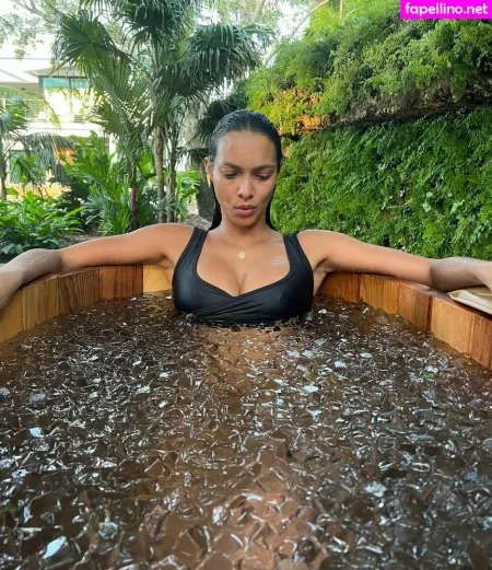 Lais Ribeiro OnlyFans Thumbnail #epCTWX2YLW