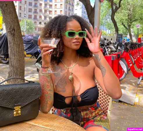 Lala Ronay OnlyFans Thumbnail #EWFFR3kk8V