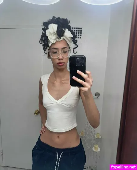 Lala Yravo OnlyFans Thumbnail #1LXDxzOrXi