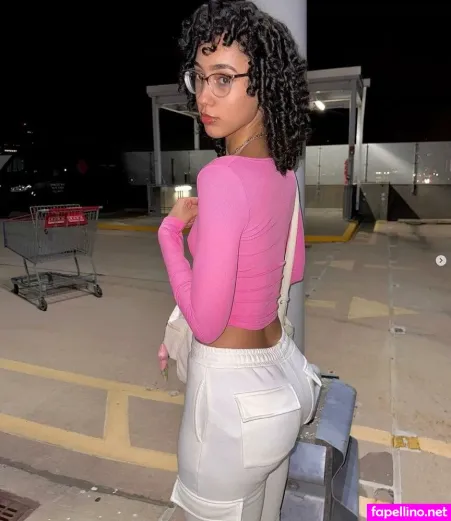 Lalayravo OnlyFans Thumbnail #0KkvLu8bsA