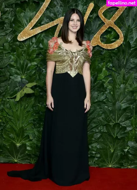 Lana Del Rey OnlyFans Thumbnail #4QmwPagRv4