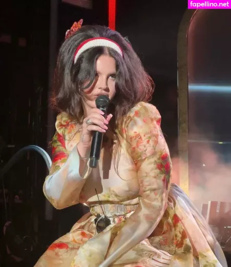 Lana Del Rey OnlyFans Thumbnail #6TQtm0JLSO