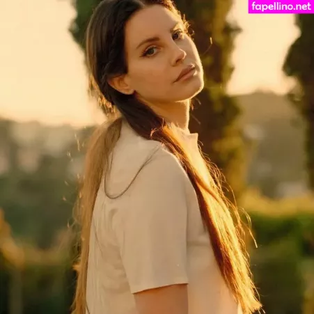 Lana Del Rey OnlyFans Thumbnail #BJ6xRMI0Ax