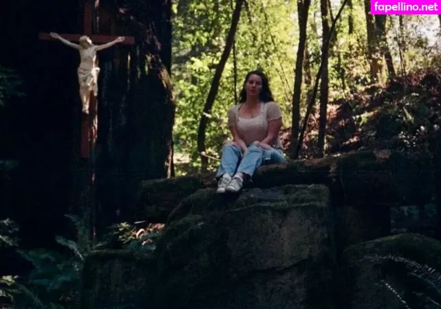 Lana Del Rey OnlyFans Thumbnail #O8R8Ym7iJp