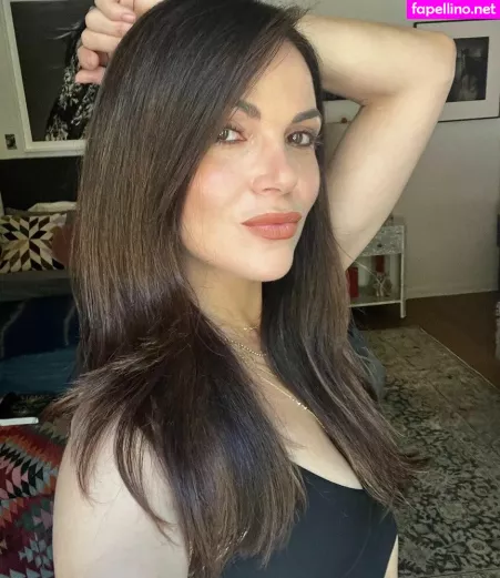 Lana Parilla OnlyFans Thumbnail #9rIjZpZC4e