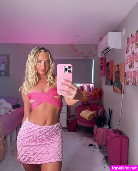 Lanahill 2 OnlyFans Thumbnail #UZEbuFMtSN