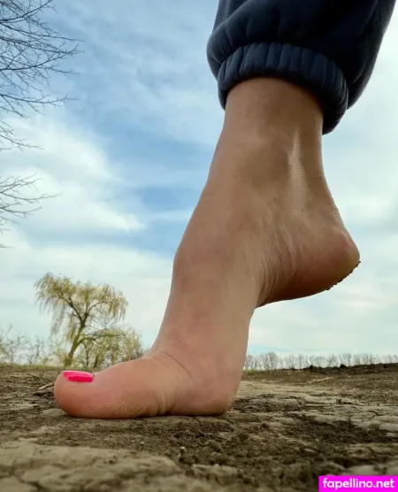 Lanarobertsfeet OnlyFans Thumbnail #yQwVj8DPXK