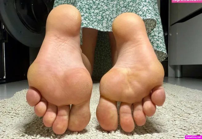 Lanarobertsfeets OnlyFans Thumbnail #FZ2mB0Rsb6