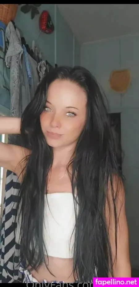 Land Down Under Gal OnlyFans Thumbnail #MjpnkigjPk