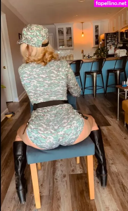 Lapatronavip OnlyFans Thumbnail #0aS4UyNEo7