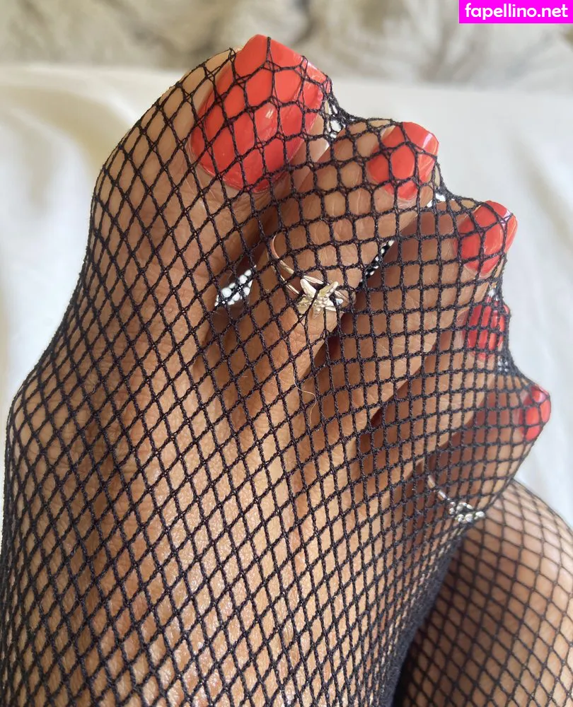 laprettyfeet4, laprettyfeet5 Nude Leaked OnlyFans Photo #N9TowfZDL8