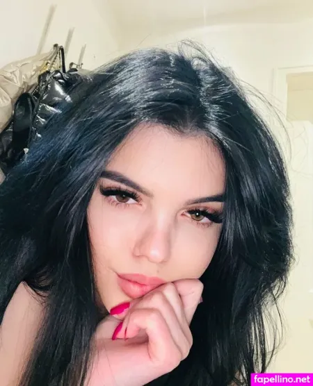 Lara Benjamina 1 OnlyFans Thumbnail #FGLthUxIiq