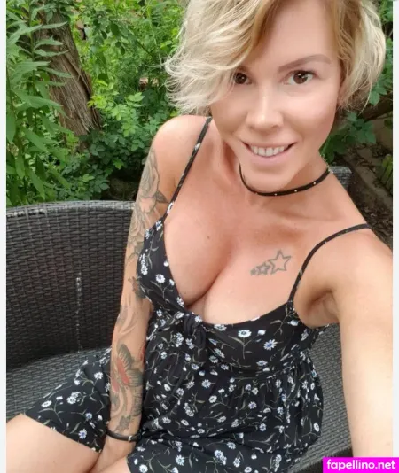 Lara Bergmann OnlyFans Thumbnail #I9yl48ySAM