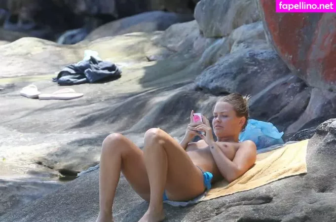 Lara Bingle OnlyFans Thumbnail #OWLiUtcoV8