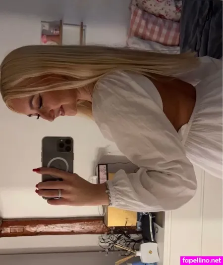 Lara Charlotte OnlyFans Thumbnail #FzsaRroaoj