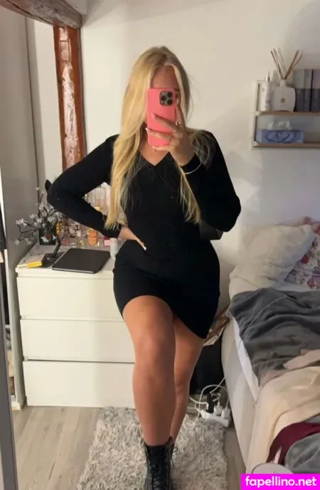 Lara Charlotte OnlyFans Thumbnail #IzAub3qKMu