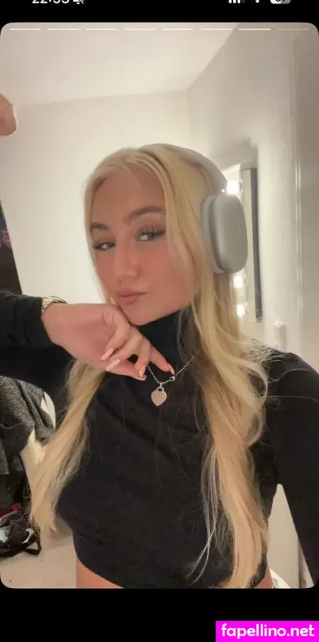 Lara Charlottee OnlyFans Thumbnail #Nt8tKsYk8e
