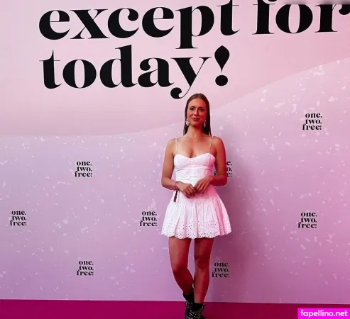 Lara Dandelion Seibert OnlyFans Thumbnail #1h2KJ4oZso