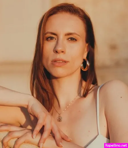 Lara Dandelion Seibert OnlyFans Thumbnail #S5BBs4wiAL