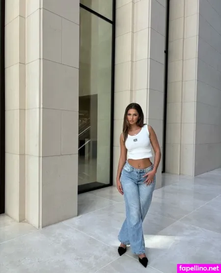 Lara Emilia OnlyFans Thumbnail #NrKaSBx9XK