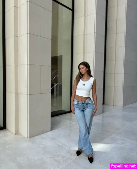 Lara Emilia OnlyFans Thumbnail #p79ddUVSg5