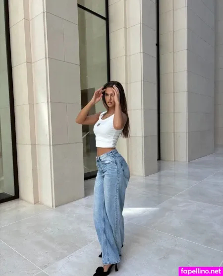 Lara Emilia OnlyFans Thumbnail #rj8pd8lRIq