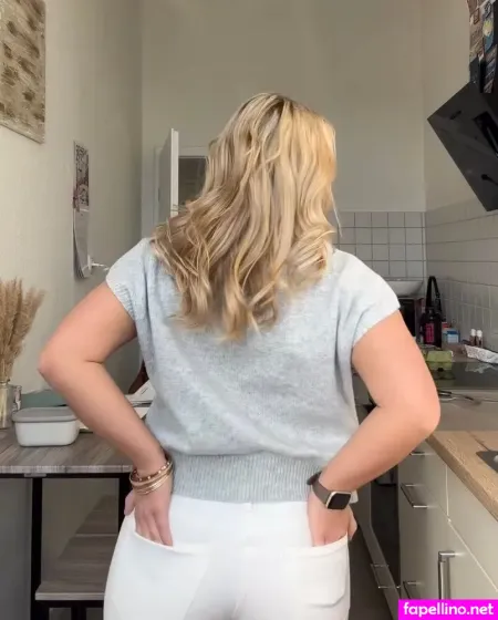 Lara Esser OnlyFans Thumbnail #LVnUFN4Aw1