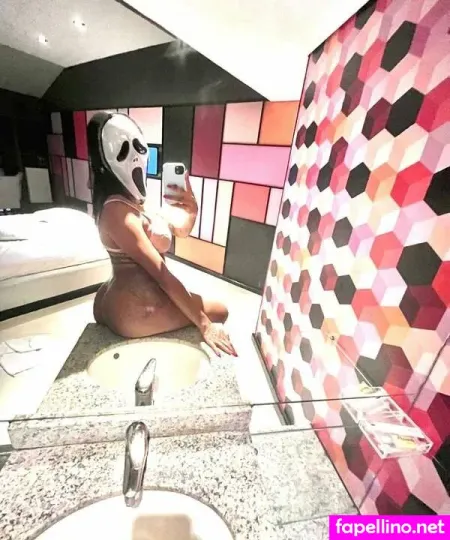 Lara Ferrari OnlyFans Thumbnail #VlqeLQVeDw