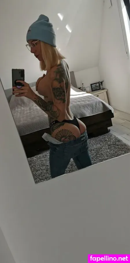 Lara Foxx OnlyFans Thumbnail #jIo0ReWzoH