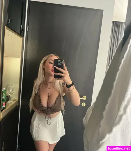 Lara Gibson 3 OnlyFans Thumbnail #pzvQ8PSRul