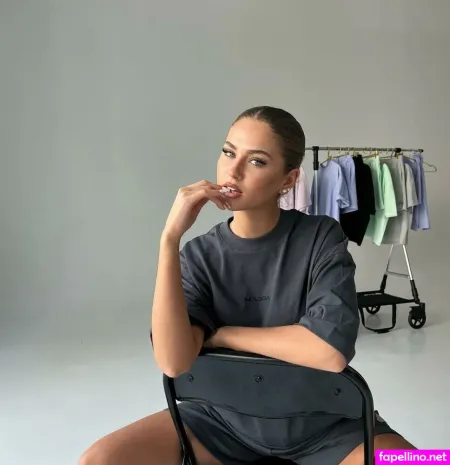Lara Giorr OnlyFans Thumbnail #AxKtMwrsvt