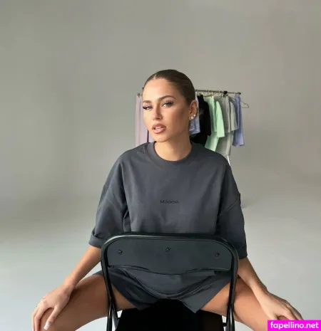 Lara Giorr OnlyFans Thumbnail #Ggj2HE0iGC