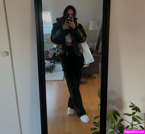 Lara Held OnlyFans Thumbnail #dIVoT7EwxV