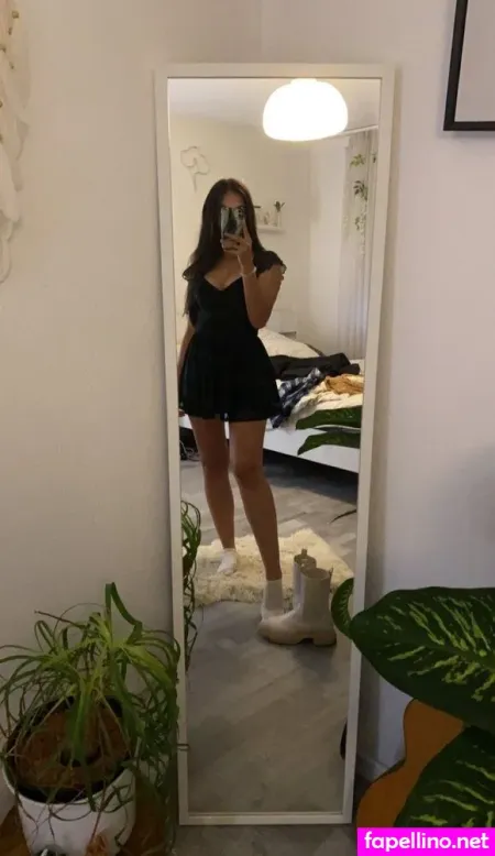 Lara Held OnlyFans Thumbnail #t16BoRSjWY