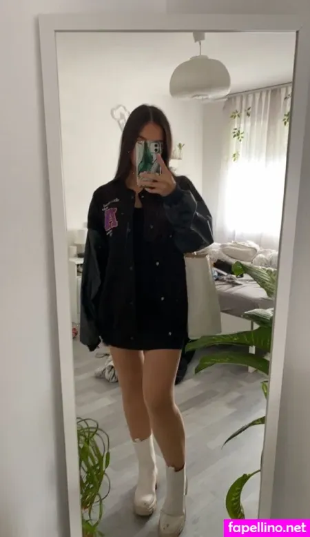 Lara Held OnlyFans Thumbnail #tURtnslzip