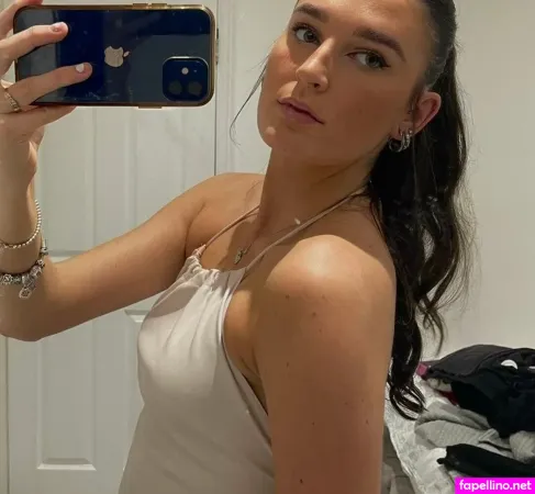 Lara Hopkins OnlyFans Thumbnail #5HqgnFOZms