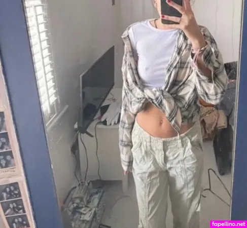 Lara Hopkins OnlyFans Thumbnail #JUtyYbxRDz