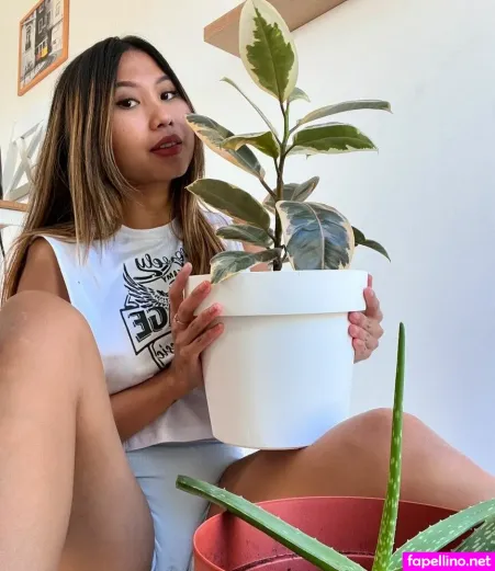 Lara Jean Westin OnlyFans Thumbnail #l3o474E978